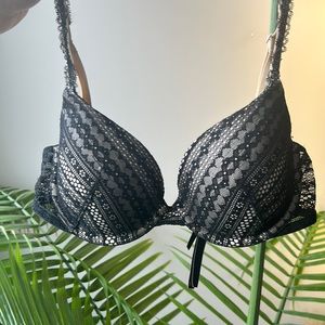 Victoria’s Secret bra 32C